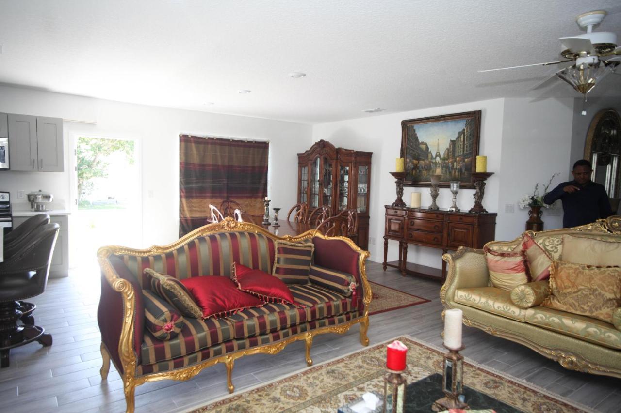 A Beautiful Queen Bedroom Orlando Exteriér fotografie
