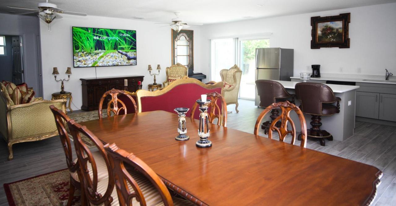 A Beautiful Queen Bedroom Orlando Exteriér fotografie