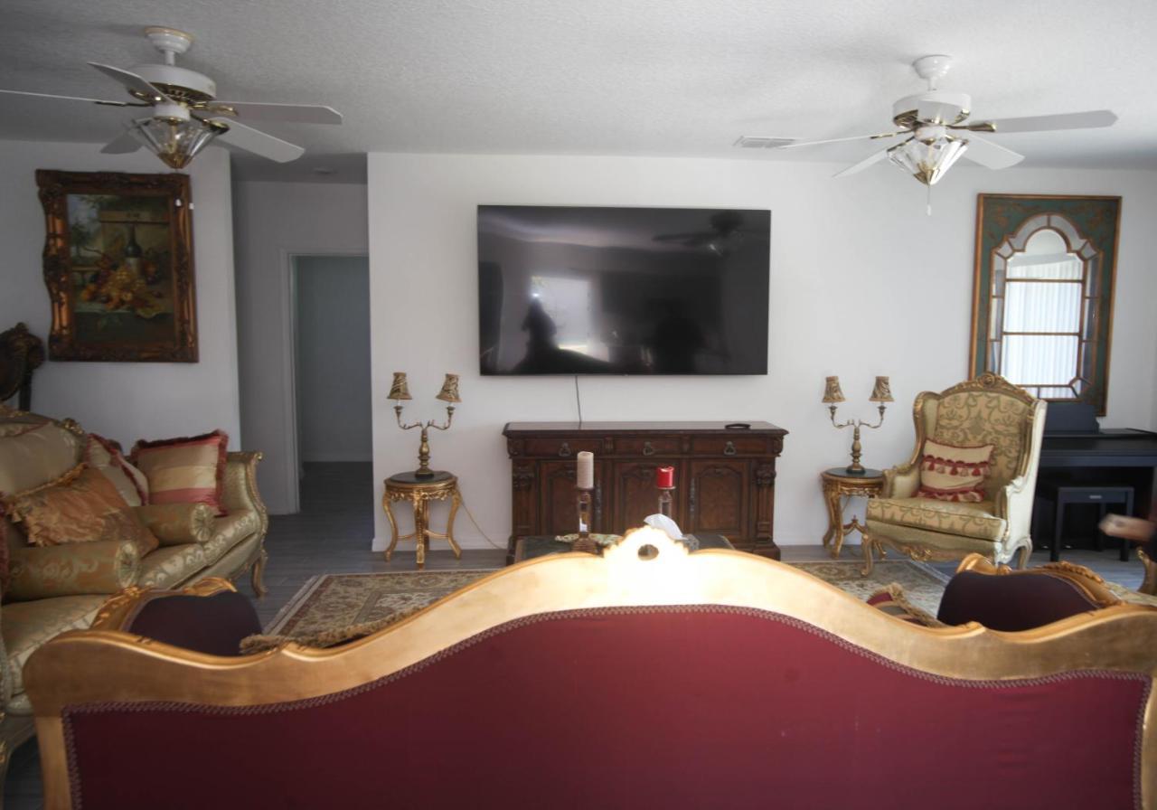 A Beautiful Queen Bedroom Orlando Exteriér fotografie